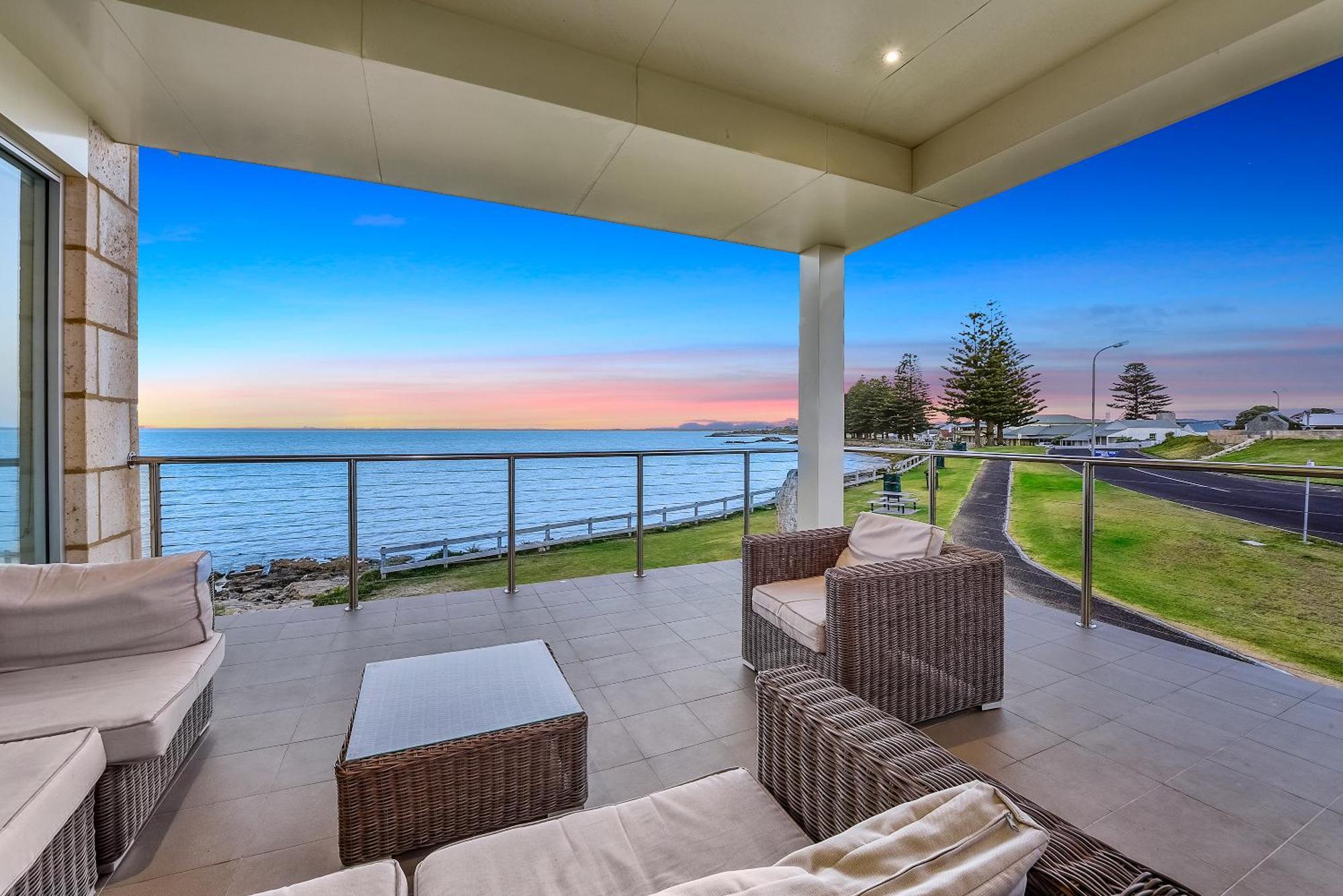 Aloha Waterfront Properties Robe Habitación foto